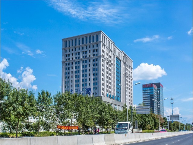 昆明奔驰威霆房车内饰改装定制中心